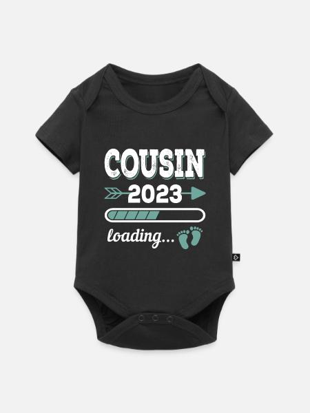 Cousin 2023 Loading - Baby Premium Kurzarmbody - Schwarz