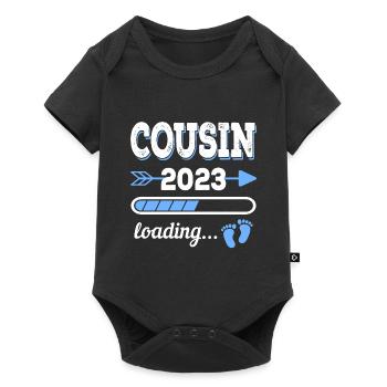 Großer Cousin 2023 Geburt Geschenkidee - Baby Premium Kurzarmbody - Schwarz - Vorne