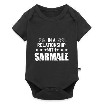 In einer Beziehung mit Sarmale | Rumänisches Essen - Baby Premium Kurzarmbody - Schwarz - Vorne