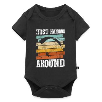 Paragliding Shirt Just Hanging Around Bergsport - Baby Premium Kurzarmbody - Schwarz - Vorne