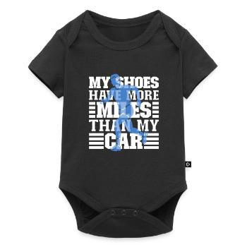 Laufen Schuhe haben mehr Meilen als mein Auto - Baby Premium Kurzarmbody - Schwarz - Vorne