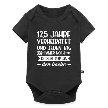 12,5 Jahre Ehe Ehefrau Petersilienhochzeit - Baby Premium Kurzarmbody - Schwarz - Vorne