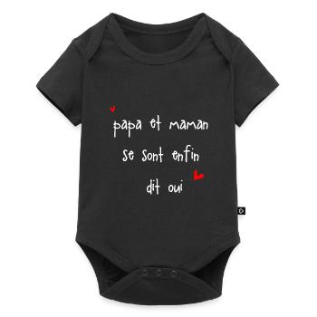 Papa et maman se sont enfin dit oui - Mariage - Body à manches courtes Premium Bébé - noir - Devant