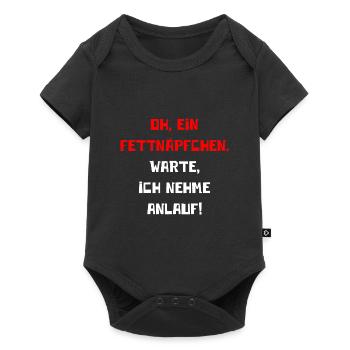 Oh Ein Fettnäpfchen. Warte Ich Nehme Anlauf! - Baby Premium Kurzarmbody - Schwarz - Vorne