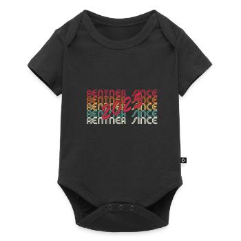 Rentner seit 2025 - Baby Premium Kurzarmbody - Schwarz - Vorne