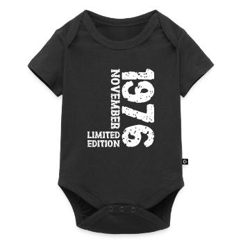 1976 November Limited Edition 47. Geburtstag Deko - Baby Premium Kurzarmbody - Schwarz - Vorne