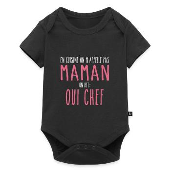 In der Küche nennen sie mich nicht Mama, sondern Chef - Baby Premium Kurzarmbody - Schwarz - Vorne