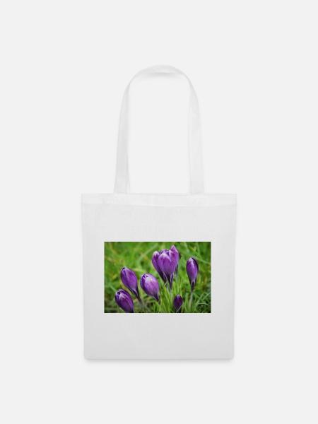 Purple Crocus Cluster im Frühlingsgarten - Stoffbeutel - Weiß