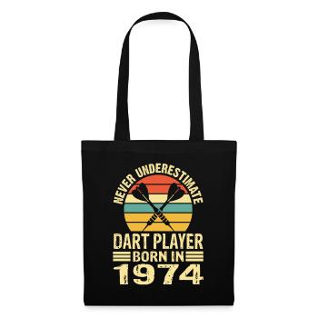 Never Underestimate Dart Player Born In 1974 - Stoffbeutel - Schwarz - Vorne