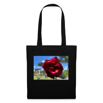 Rose rouge dans la roseraie par une journée ensoleillée - Sac en tissu - noir - Devant
