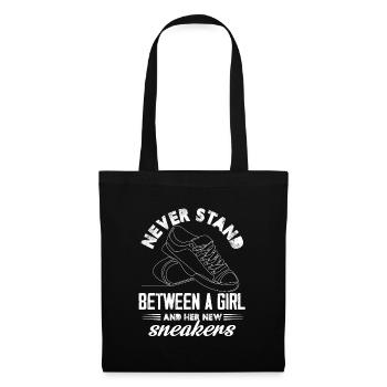 Ne vous tenez jamais entre une fille et ses nouvelles baskets - Sac en tissu - noir - Devant