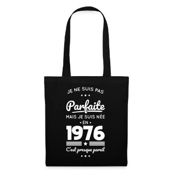 Née en 1976 – Pas parfaite mais presque - Sac en tissu - noir - Devant