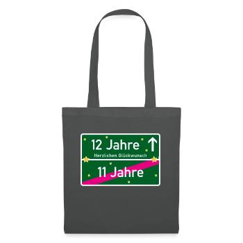 12 Jahre Ortsschild Glückwunsch dunkelgrün - Stoffbeutel - Graphite - Vorne