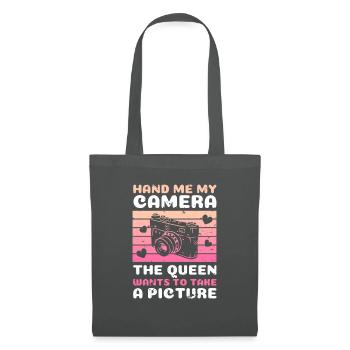 Hand Me My Camera The Queen ... Shirt Geschenk - Stoffbeutel - Graphite - Vorne