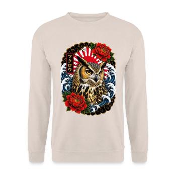 Eule im japanischen Irezumi Tattoo Stil - Unisex Pullover - Sand - Vorne - Alina (178cm) & Michal (187cm)