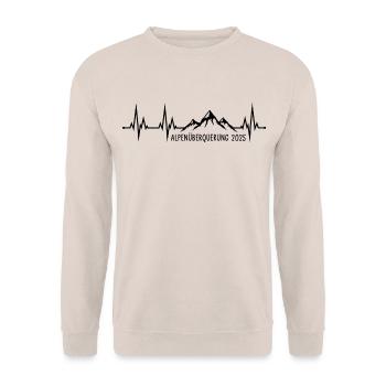 Alpenüberquerung 2025 Wandern Berge Herzschlag EKG - Unisex Pullover - Sand - Vorne - Alina (178cm) & Michal (187cm)