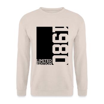 LIMITED EDITION 1980 46TH BIRTHDAY - Unisex Sweatshirt - sand - Front - Alina (178cm) & Michal (187cm)