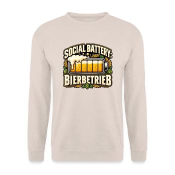 Social Battery – Bierbetrieb - Unisex Pullover - Sand - Vorne - Alina (178cm) & Michal (187cm)