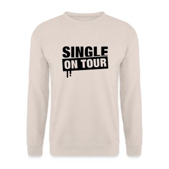 single_on_tour_f1 - Unisex Pullover - Sand - Vorne - Alina (178cm) & Michal (187cm)