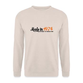 1974 - Unisex Sweatshirt - sand - Front - Alina (178cm) & Michal (187cm)