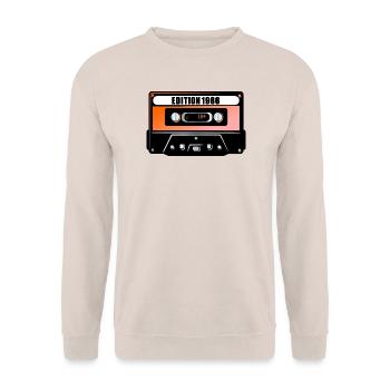 Musikkassette Geburtstag 1966 - Unisex Pullover - Sand - Vorne - Alina (178cm) & Michal (187cm)