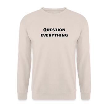 Alles hinterfragen - Unisex Pullover - Sand - Vorne - Alina (178cm) & Michal (187cm)