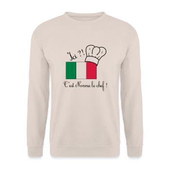Ici ?! C'est Nonna le chef ! - Sweat-shirt Unisexe - sable - Devant - Alina (178cm) & Michal (187cm)
