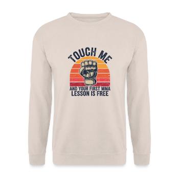 Selbstbewusst und kämpferisch - Unisex Pullover - Sand - Vorne - Alina (178cm) & Michal (187cm)