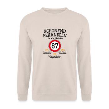 87. Geburtstag Schonend Behandeln 87 Alte Kiste 87 - Unisex Pullover - Sand - Vorne - Alina (178cm) & Michal (187cm)