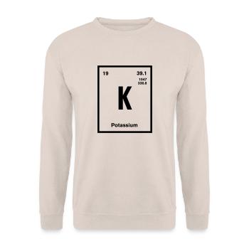 Potassium Element im Periodensystem - Unisex Pullover - Sand - Vorne - Alina (178cm) & Michal (187cm)