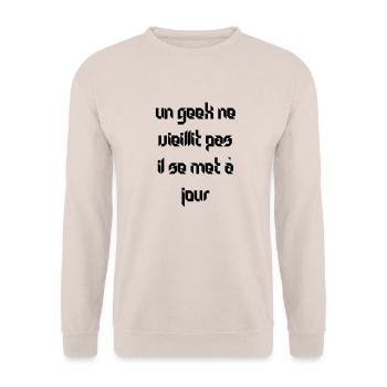 geeks - Unisex Sweatshirt - sand - Front - Alina (178cm) & Michal (187cm)
