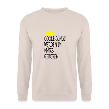 Coole Jungs im März geboren - Unisex Pullover - Sand - Vorne - Alina (178cm) & Michal (187cm)