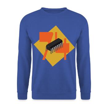 74 Series – Retro Logic Chip V1 - Unisex Pullover - Royalblau - Vorne - Alina (178cm) & Michal (187cm)