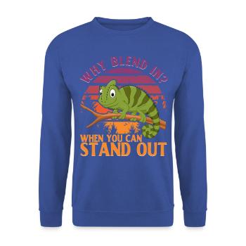Why blend in? When you can stand out - Unisex Pullover - Royalblau - Vorne - Alina (178cm) & Michal (187cm)