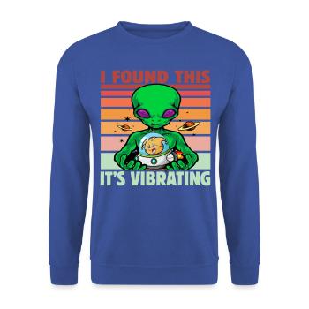 I found this it's vibrating Alien - Unisex Pullover - Royalblau - Vorne - Alina (178cm) & Michal (187cm)