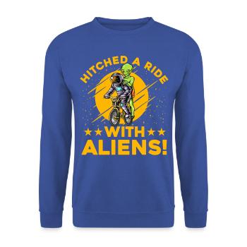 Hitched a Ride with Aliens - Unisex Pullover - Royalblau - Vorne - Alina (178cm) & Michal (187cm)