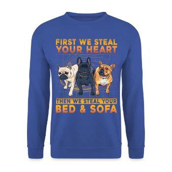 First we steal your heart then we steal your bed - Unisex Pullover - Royalblau - Vorne - Alina (178cm) & Michal (187cm)