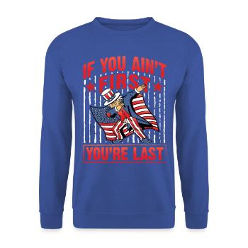If you ain't first you're last 4th july - Unisex Pullover - Royalblau - Vorne - Alina (178cm) & Michal (187cm)