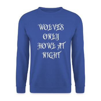 WOLVES ONLY HOWL AT NIGHT | T-Shirt - Unisex Pullover - Royalblau - Vorne - Alina (178cm) & Michal (187cm)