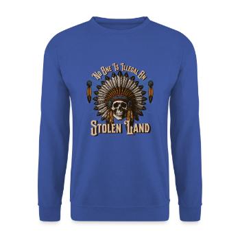 T-shirt "stolen Land Of The Indian Chief" - Unisex Sweatshirt - royal blue - Front - Alina (178cm) & Michal (187cm)
