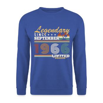September 1966 Vintage Geburtstagsgeschenk - Unisex Pullover - Royalblau - Vorne - Alina (178cm) & Michal (187cm)