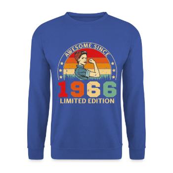 1966 Vintage Retro Geburtstagsgeschenk - Unisex Pullover - Royalblau - Vorne - Alina (178cm) & Michal (187cm)