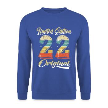 102 Years Birthday Vintage 1922 Limited Edition - Unisex Sweatshirt - royal blue - Front - Alina (178cm) & Michal (187cm)