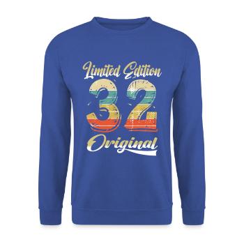 92 Years Birthday Vintage 1932 Limited Edition - Unisex Sweatshirt - royal blue - Front - Alina (178cm) & Michal (187cm)