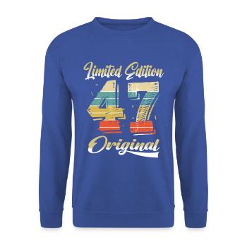 77 Years Birthday Vintage 1947 Limited Edition - Unisex Sweatshirt - royal blue - Front - Alina (178cm) & Michal (187cm)