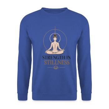 Kraft in der Stille - Unisex Pullover - Royalblau - Vorne - Alina (178cm) & Michal (187cm)