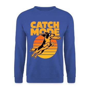 Frisbee Junkie auf vier Pfoten - Unisex Pullover - Royalblau - Vorne - Alina (178cm) & Michal (187cm)