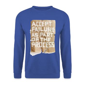 Akzeptiere Fehler als Teil des Prozesses - Unisex Pullover - Royalblau - Vorne - Alina (178cm) & Michal (187cm)
