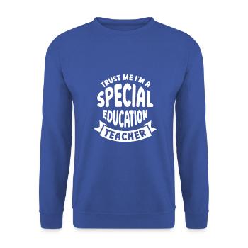 Trust me im a special education teacher - Unisex Pullover - Royalblau - Vorne - Alina (178cm) & Michal (187cm)