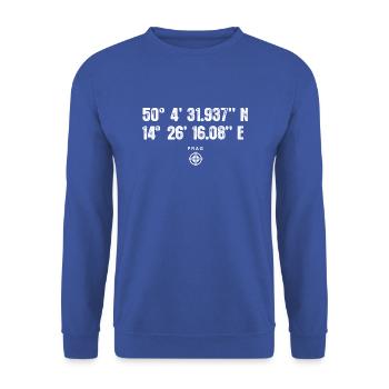 Prag Geocacher Koordinaten Geschenk Europa - Unisex Pullover - Royalblau - Vorne - Alina (178cm) & Michal (187cm)